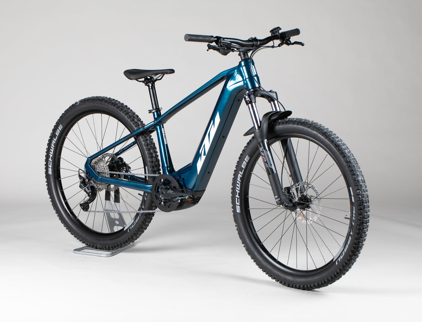 KTM Macina Team 671 - outlet-sähköpyörä 152-164 cm ajajalle