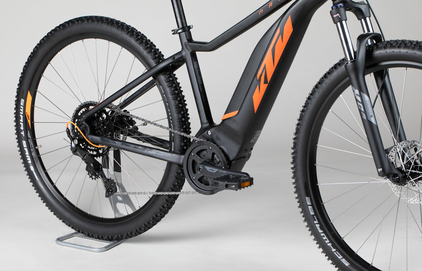 KTM Macina Ride 591 - outlet-sähköpyörä 165-172 cm ajajalle