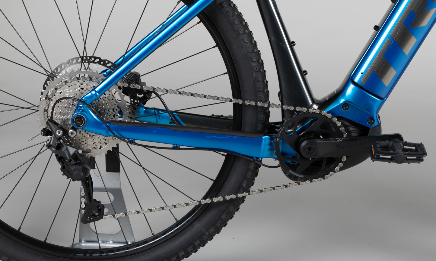 Trek Powerfly 4 625 - käytetty sähköpyörä 177-188 cm ajajalle