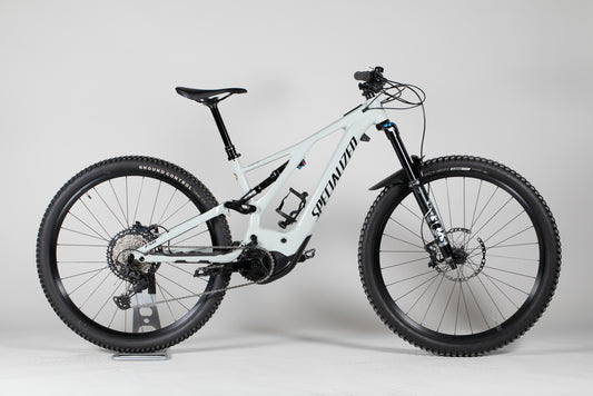 Specialized Turbo Levo Comp - käytetty sähköpyörä ajajalle 165-180 cm