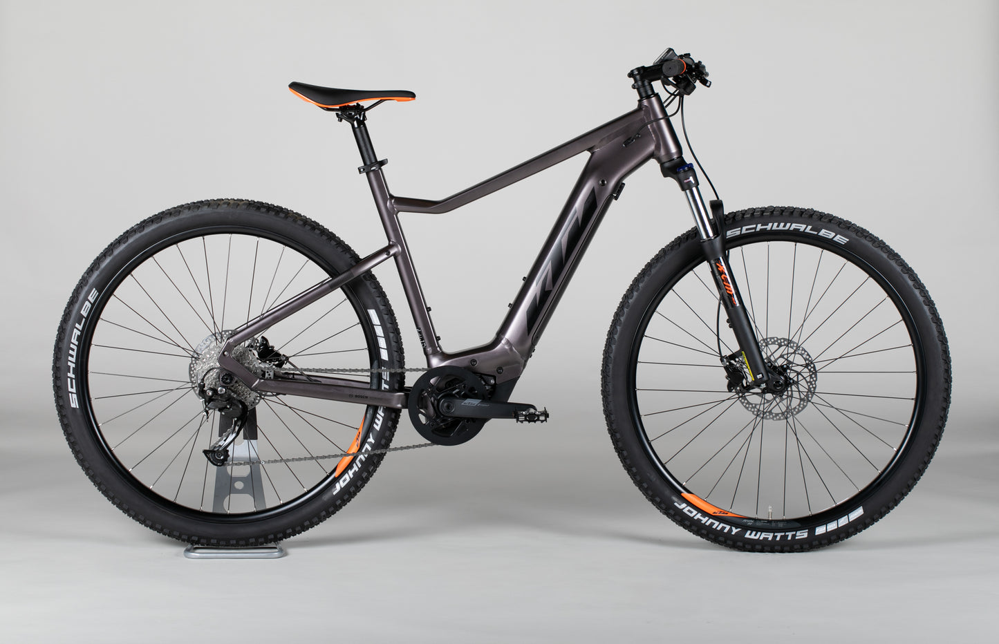 KTM Macina Race 592 - outlet-sähköpyörä 183-198 cm ajajalle
