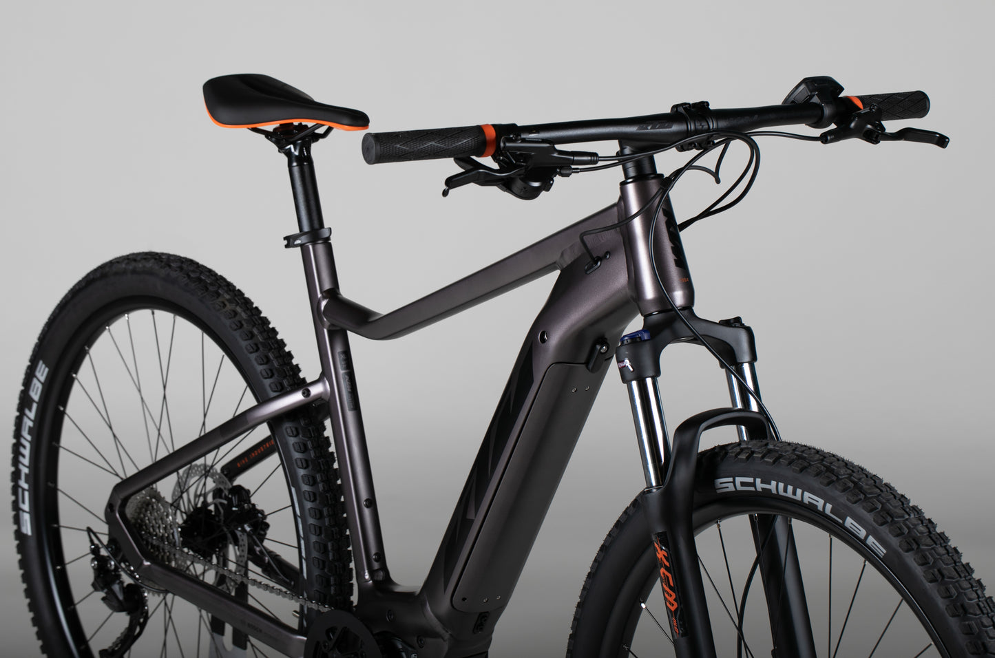 KTM Macina Race 592 - outlet-sähköpyörä 183-198 cm ajajalle