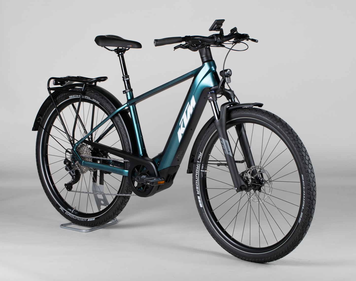 KTM Macina Gran 820 - outlet-sähköpyörä 165-169 cm ajajalle