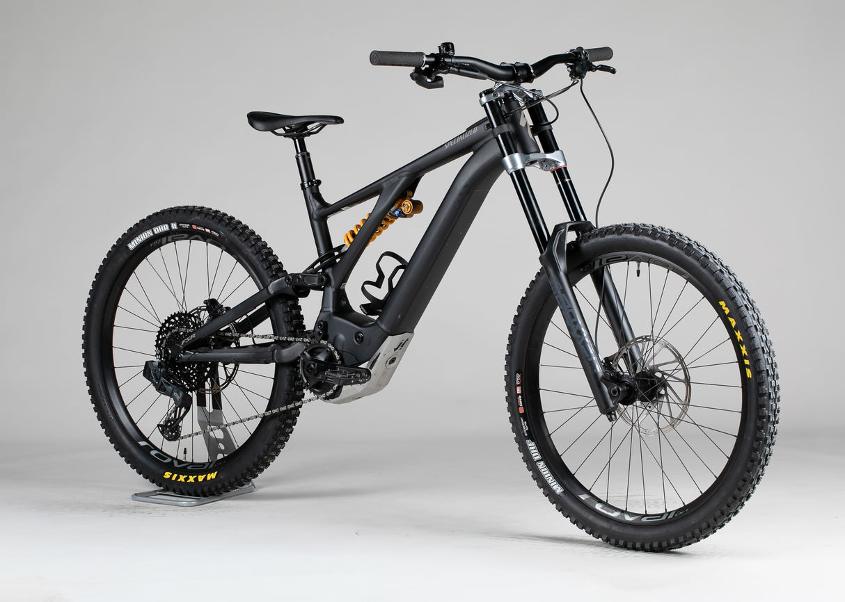Specialized Turbo Kenevo Expert - käytetty sähköpyörä 177-189 cm ajajalle