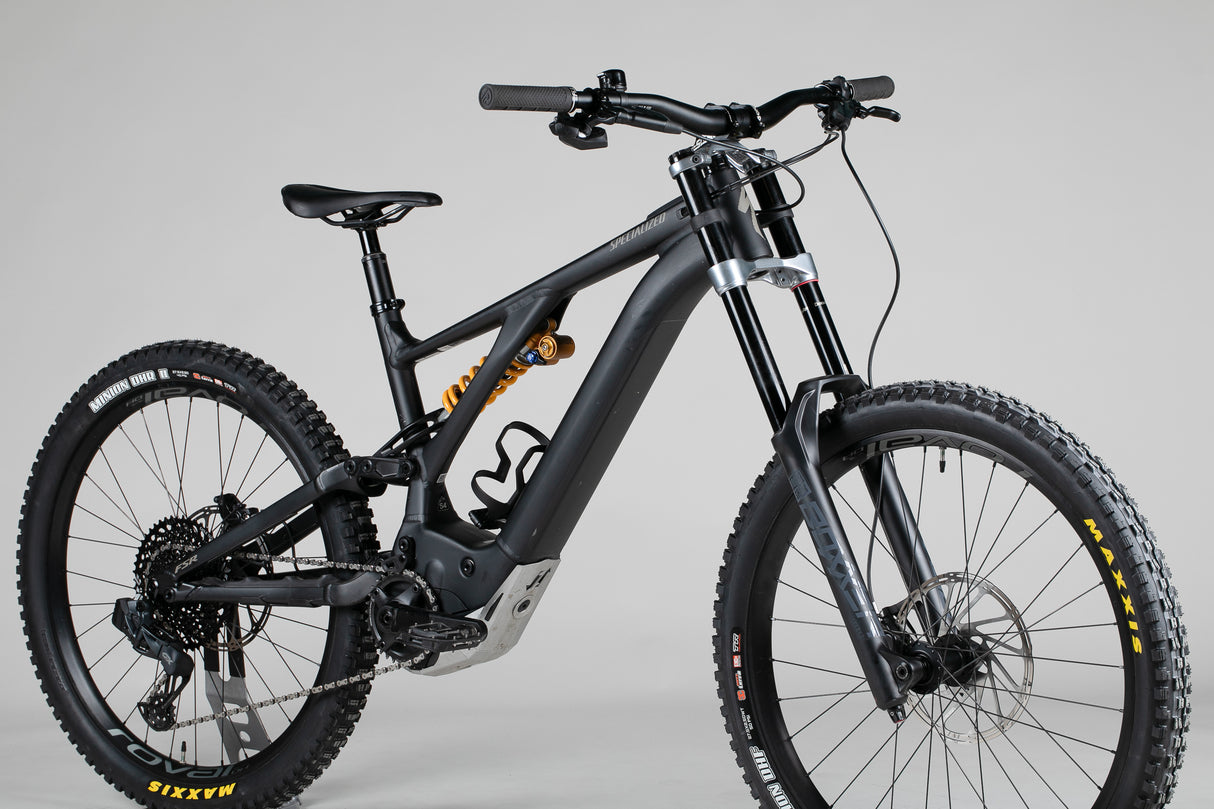 Specialized Turbo Kenevo Expert - käytetty sähköpyörä 177-189 cm ajajalle