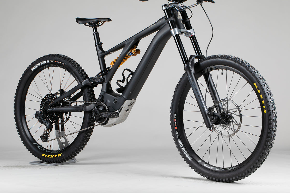 Specialized Turbo Kenevo Expert - käytetty sähköpyörä 177-189 cm ajajalle