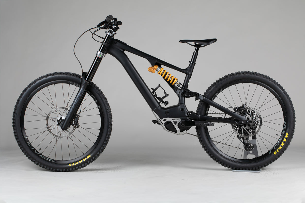 Specialized Turbo Kenevo Expert - käytetty sähköpyörä 177-189 cm ajajalle