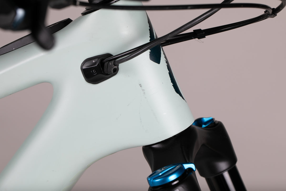 Specialized Turbo Levo Comp Carbon - käytetty sähköpyörä 189-200 cm ajajalle