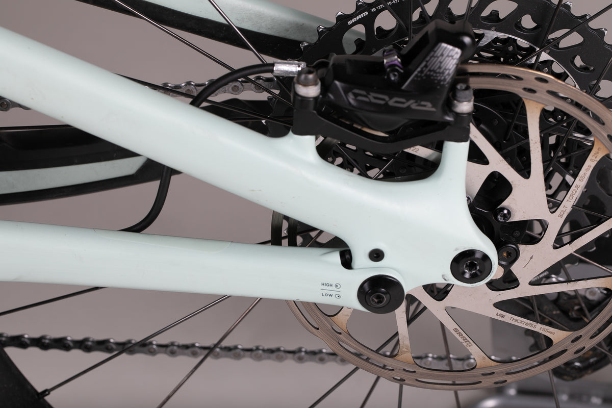 Specialized Turbo Levo Comp Carbon - käytetty sähköpyörä 189-200 cm ajajalle