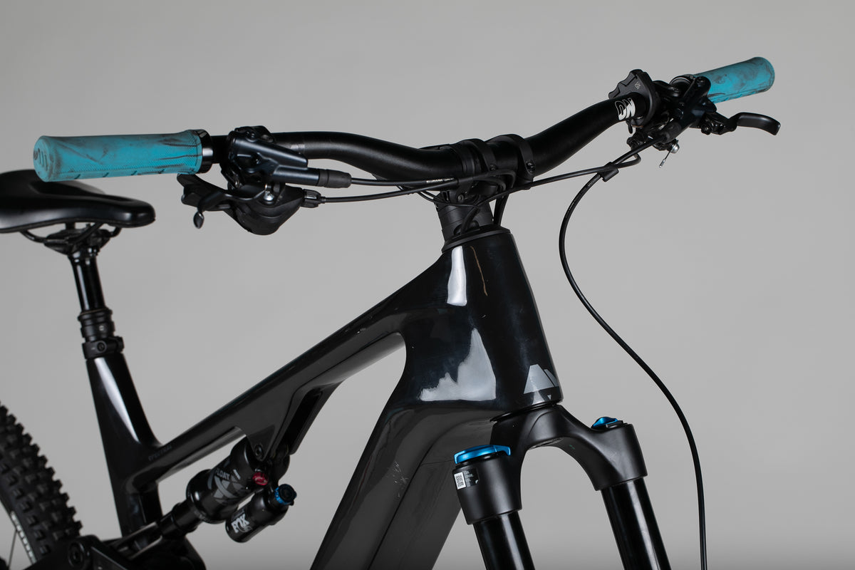 Canyon Spectral:On Cf 8 - käytetty sähköpyörä 190-203 cm ajajalle
