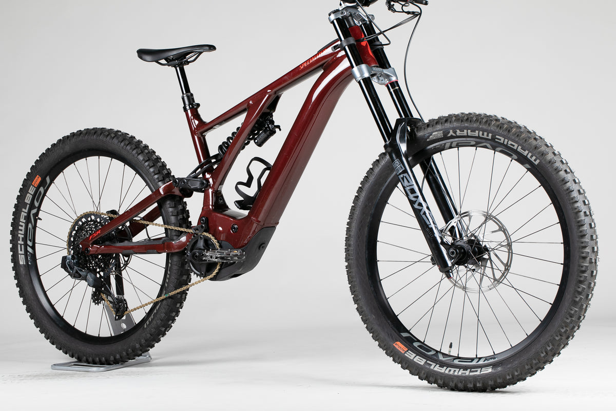 Specialized Turbo Kenevo Expert - käytetty sähköpyörä 178-188 cm ajajalle
