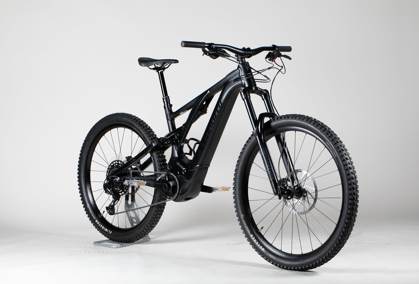 Specialized Turbo Levo Alloy - käytetty sähköpyörä ajajalle 172-188 cm