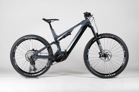 Canyon Spectral:ON CF 7 - käytetty sähköpyörä ajajalle 182-195 cm
