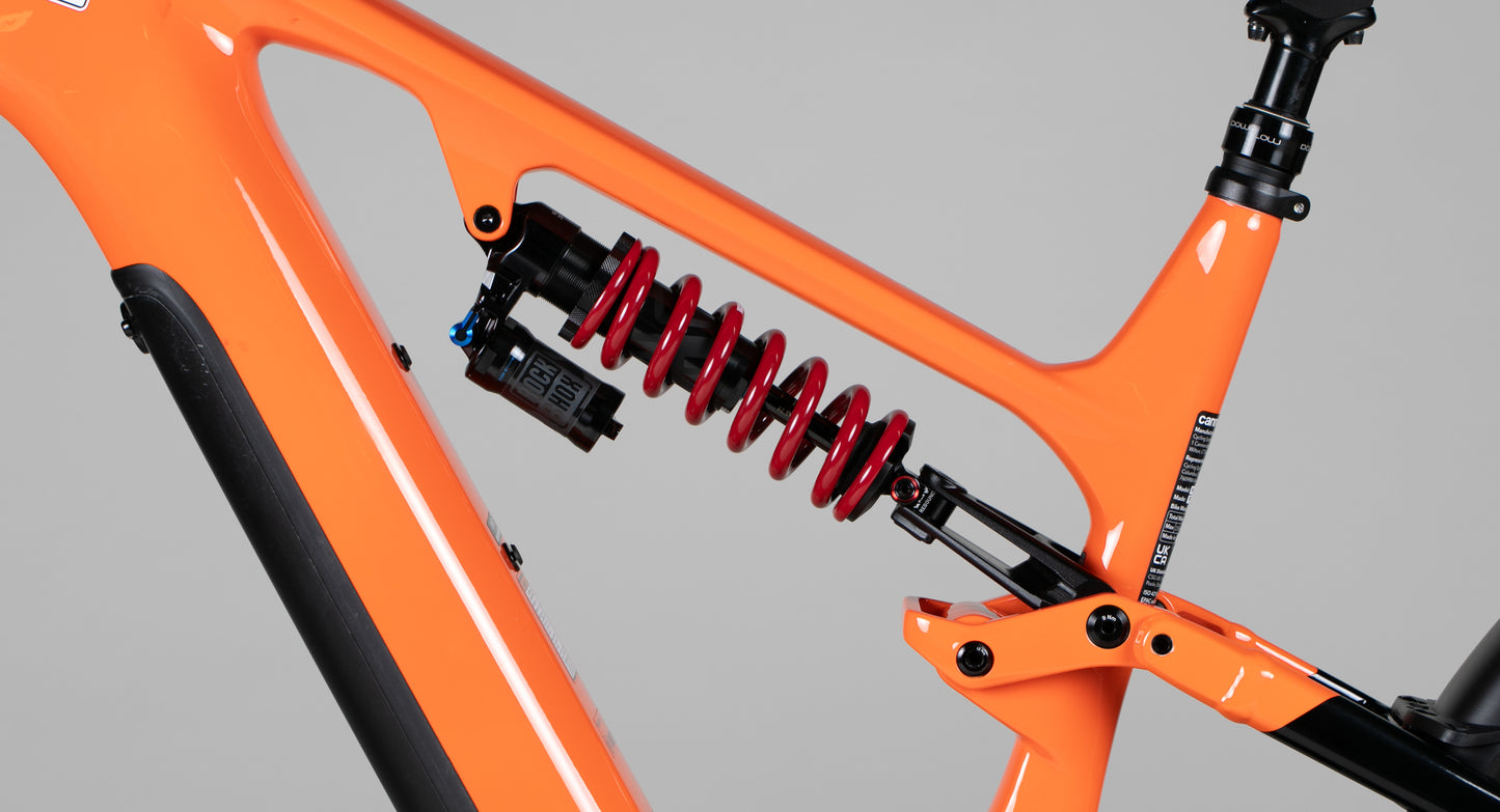 Cannondale Moterra Neo Lt Carbon 2 - käytetty sähköpyörä 172–185 cm ajajalle