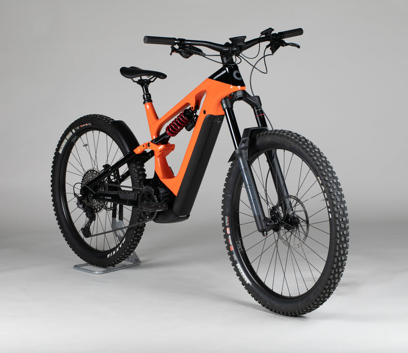 Cannondale Moterra Neo Lt Carbon 2 - käytetty sähköpyörä 172–185 cm ajajalle