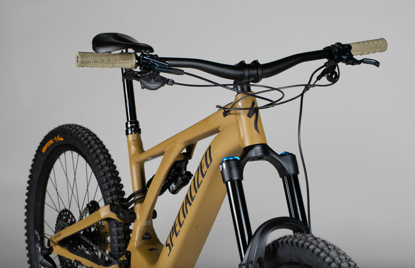 Specialized Turbo Kenevo Comp - käytetty sähköpyörä 172–188 cm ajajalle