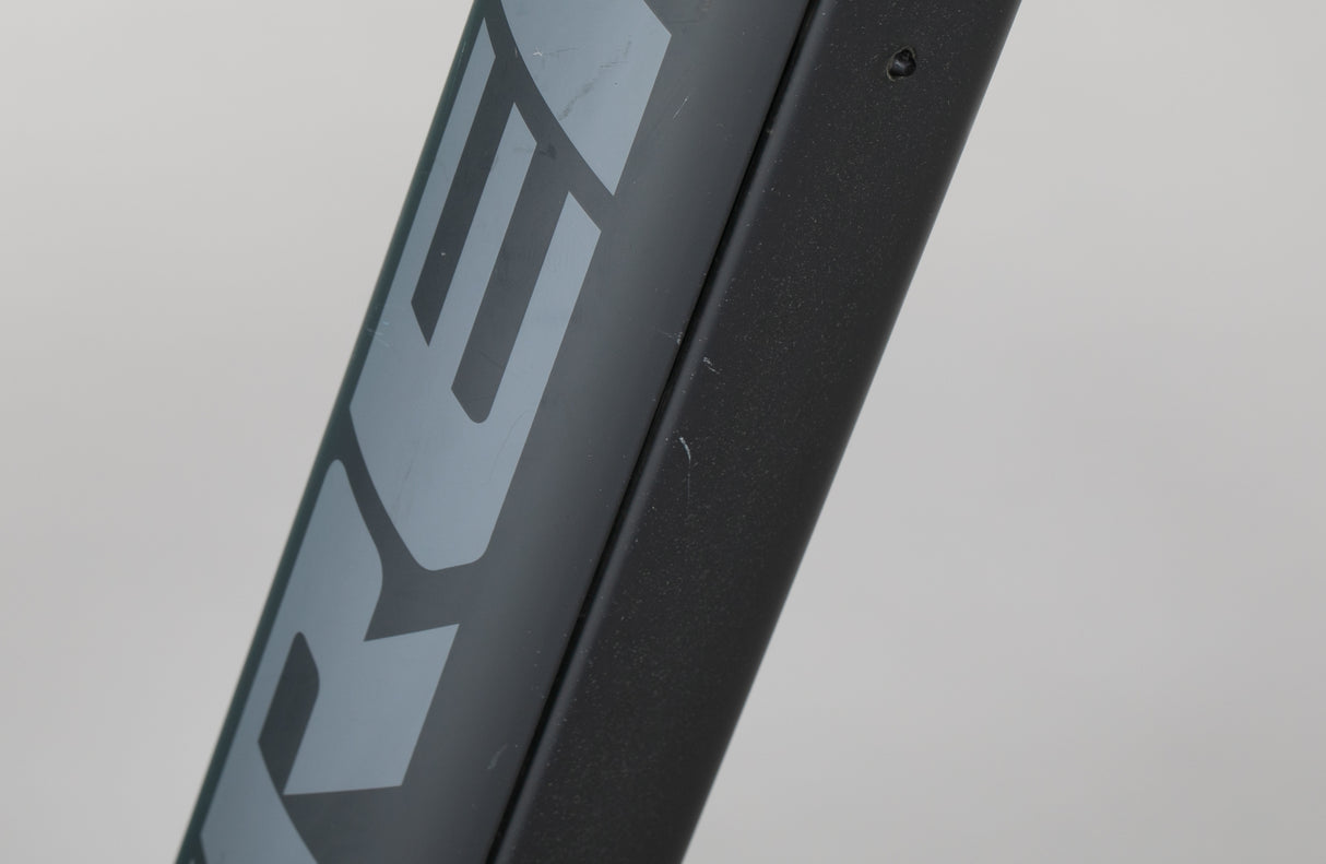 Trek Powerfly 4 - käytetty sähköpyörä 173–188 cm ajajalle