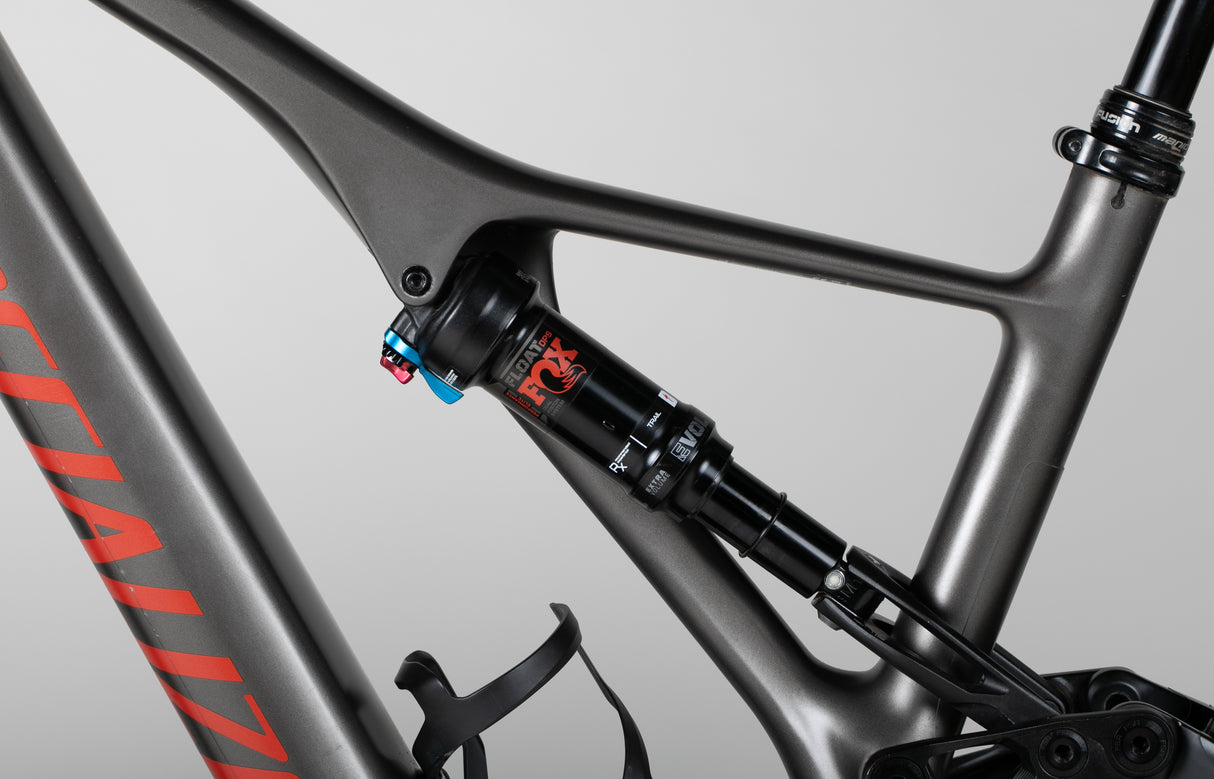 Specialized Turbo Levo Expert Carbon - käytetty sähköpyörä 178–189 cm ajajalle