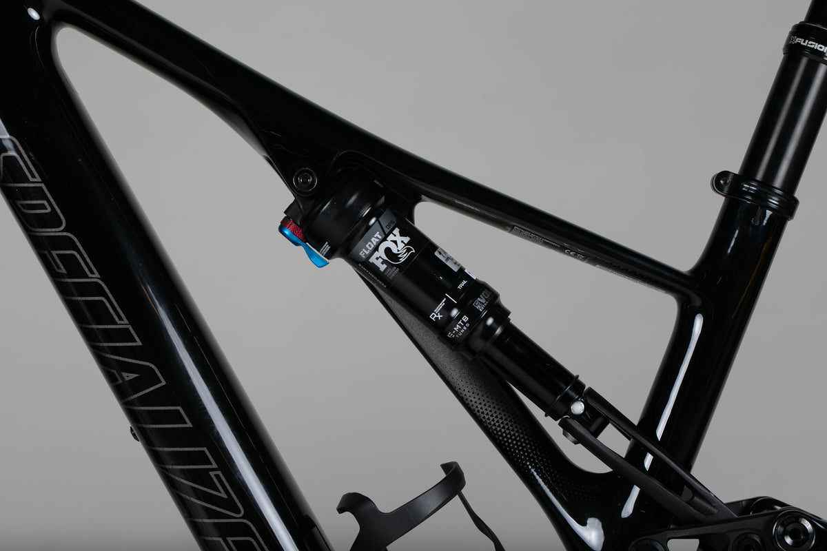 Specialized Turbo Levo SL Comp Carbon - käytetty sähköpyörä 168-180 cm ajajalle