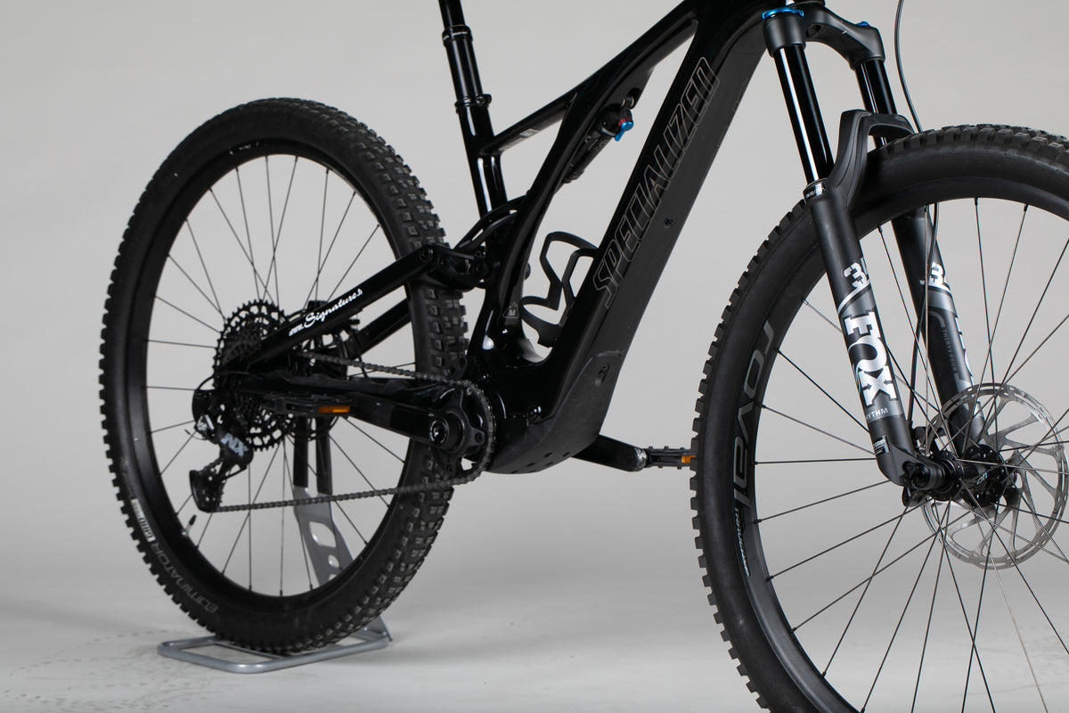 Specialized Turbo Levo SL Comp Carbon - käytetty sähköpyörä 168-180 cm ajajalle