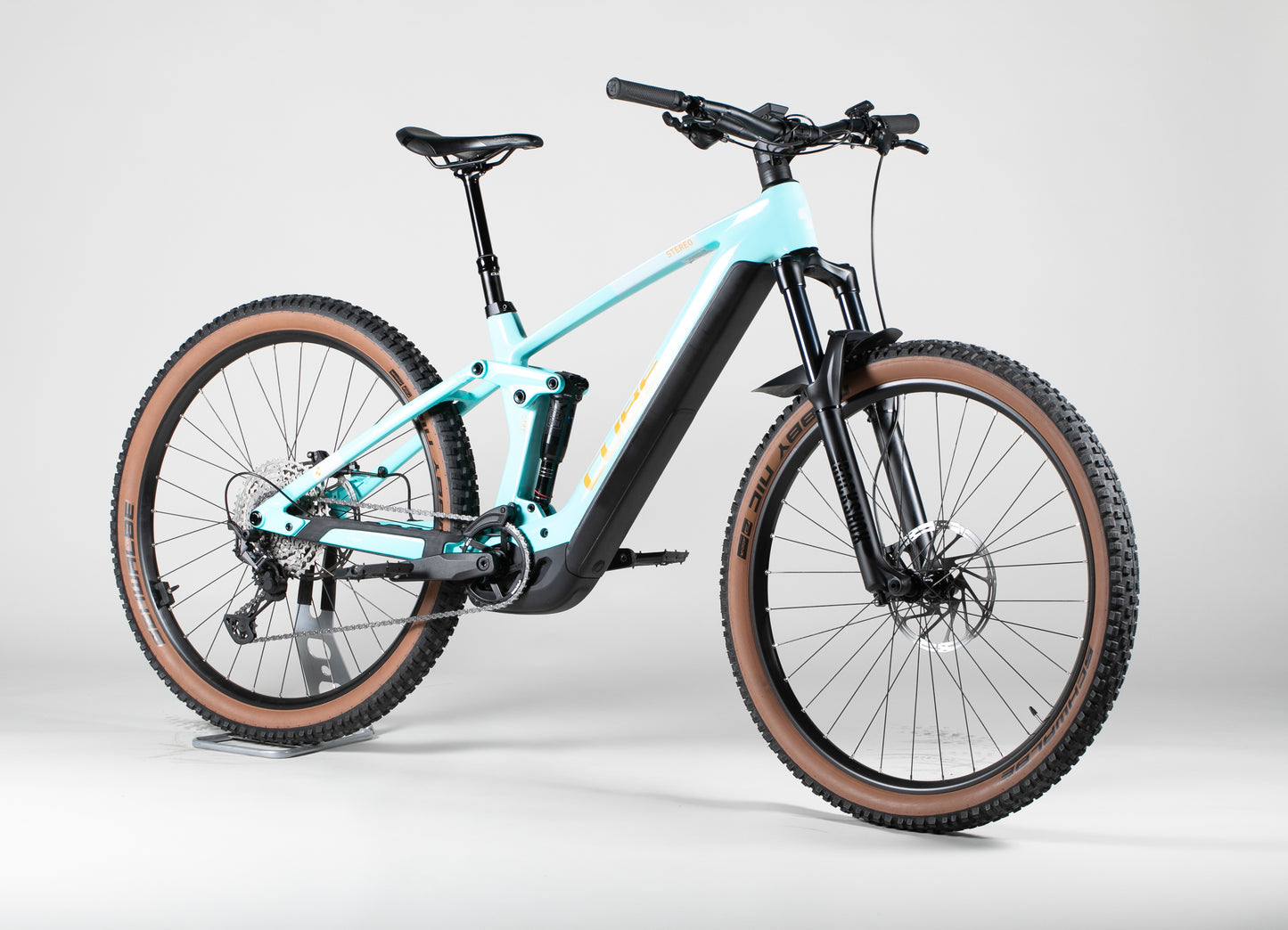CUBE Stereo Hybrid 140 HPC Race 625 - käytetty sähköpyörä 170-180 cm ajajalle