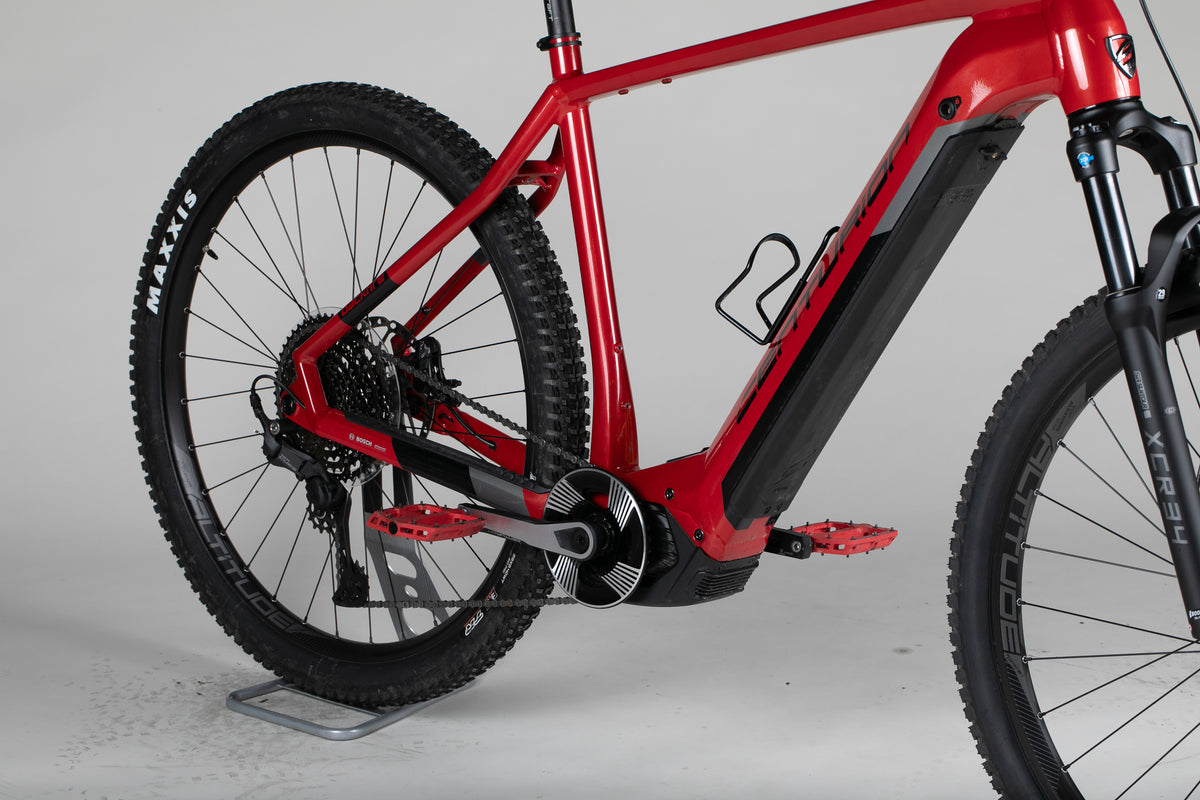 Centurion Backfire R800i - käytetty sähköpyörä 186-199 cm ajajalle