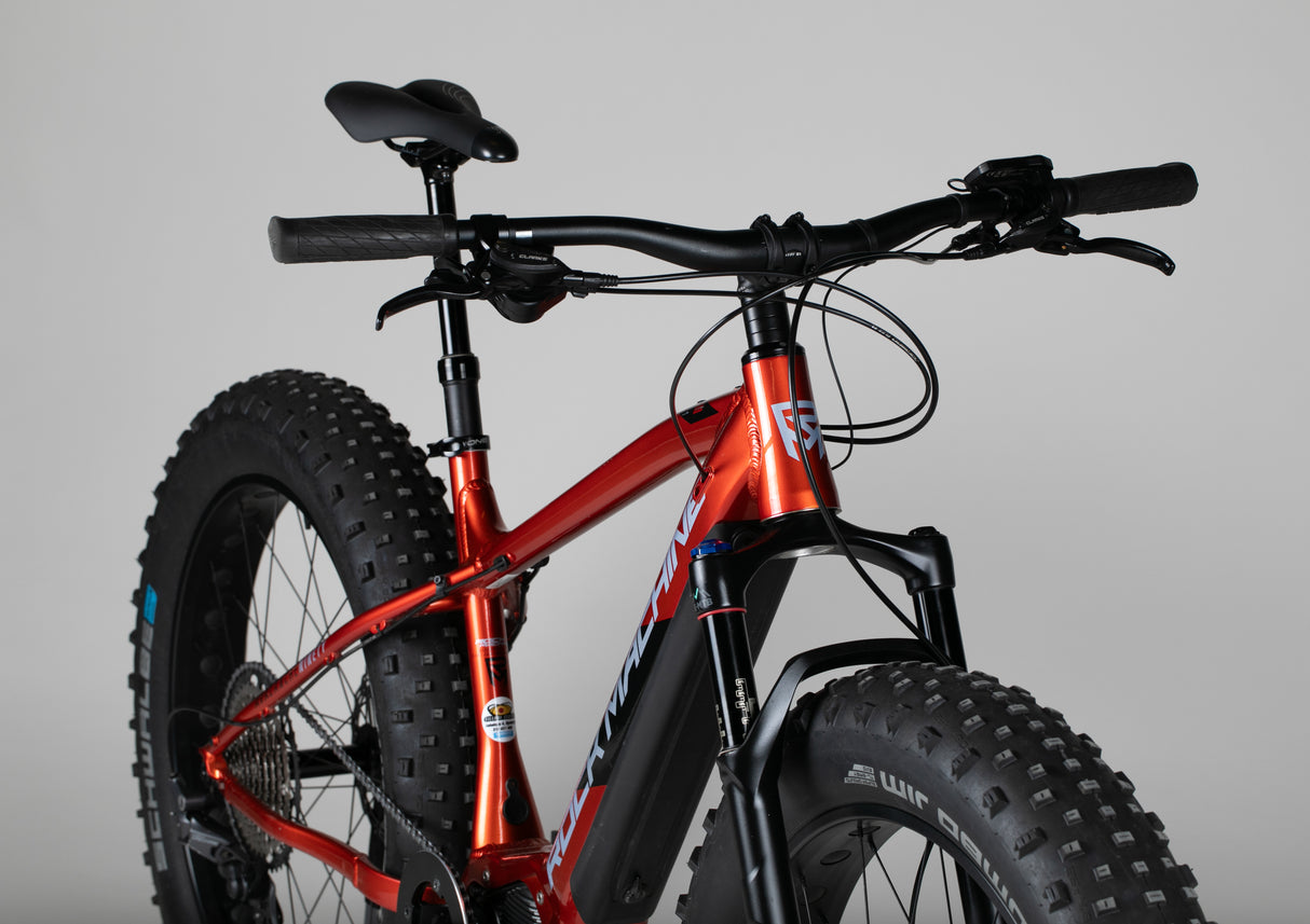 Rock Machine Avalanche E90 - käytetty sähköfatbike 170–185 cm ajajalle