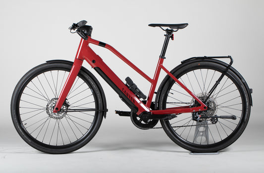 Canyon Commuter:ON 7 WMN Cherry - käytetty sähköpyörä 160-170 cm ajajalle