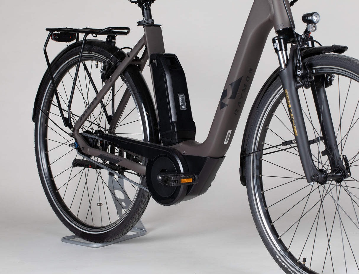 R RAYMON CityRay E 2.0 - käytetty sähköpyörä 176-187 cm ajajalle