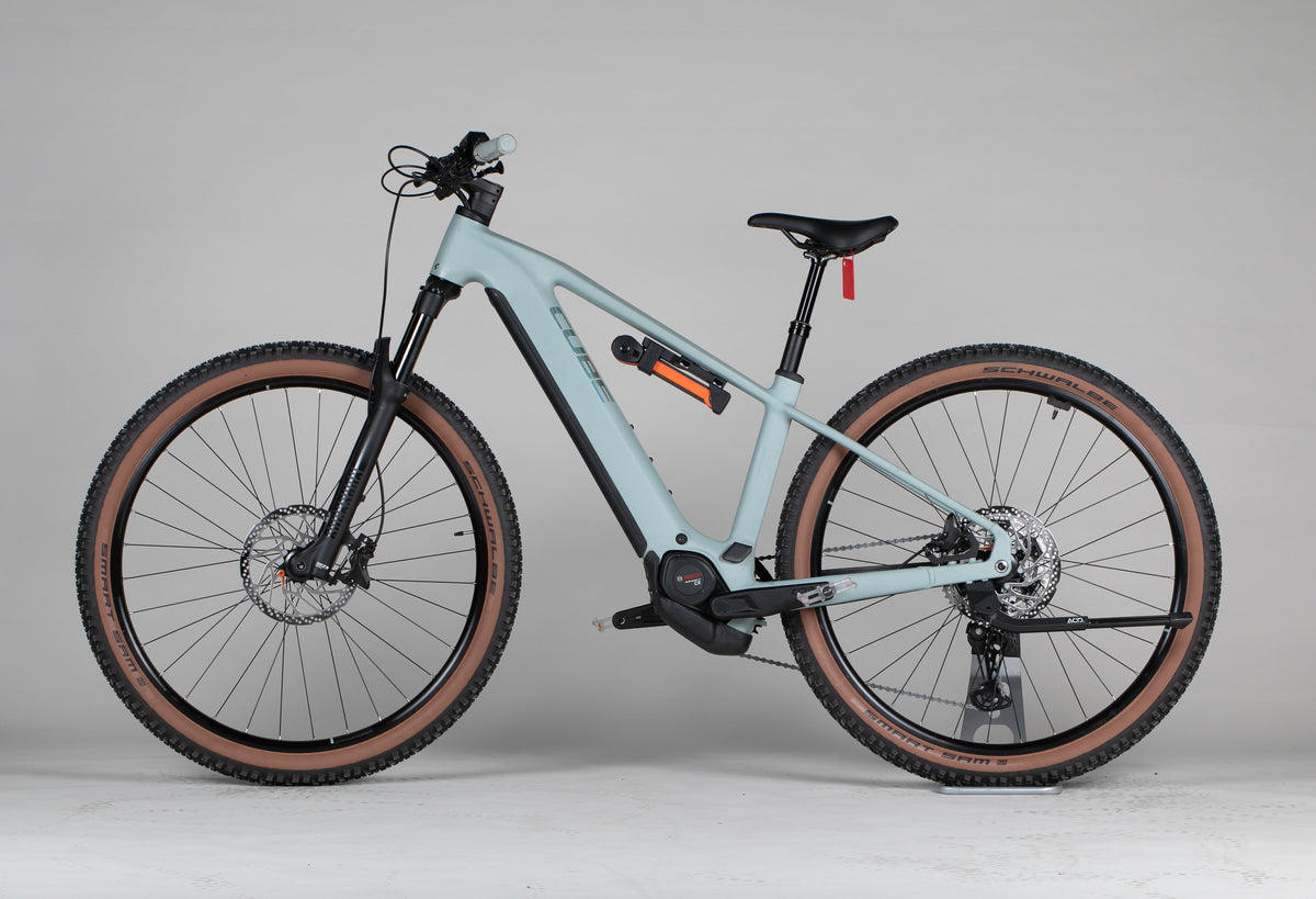 Cube REACTION HYBRID, RACE 800 - käytetty sähköpyörä 168-180 cm ajajalle