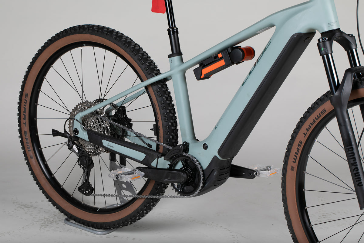 Cube REACTION HYBRID, RACE 800 - käytetty sähköpyörä 168-180 cm ajajalle