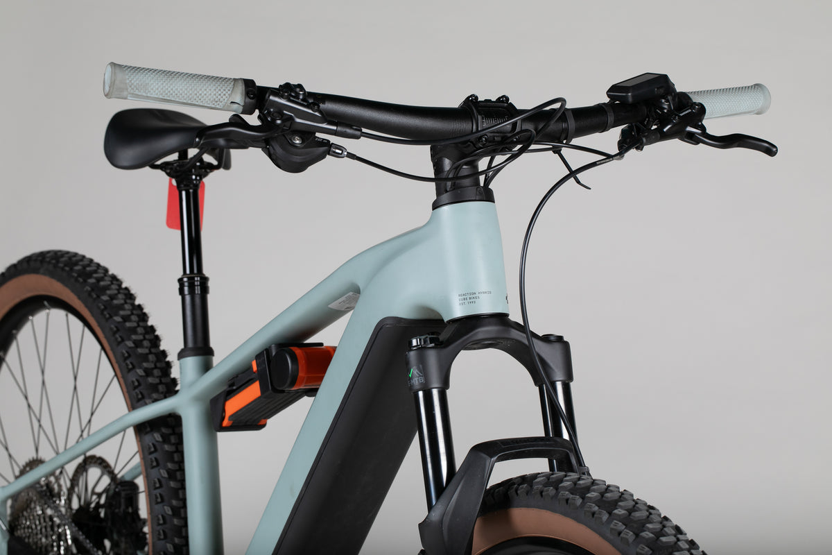 Cube REACTION HYBRID, RACE 800 - käytetty sähköpyörä 168-180 cm ajajalle