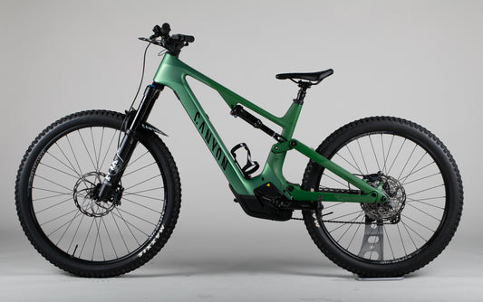 Canyon Spectral:ON CF8 - käytetty sähköpyörä 183-191 cm ajajalle