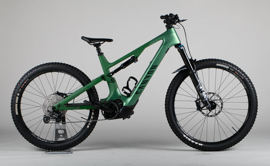 Canyon Spectral:ON CF8 - käytetty sähköpyörä 183-191 cm ajajalle
