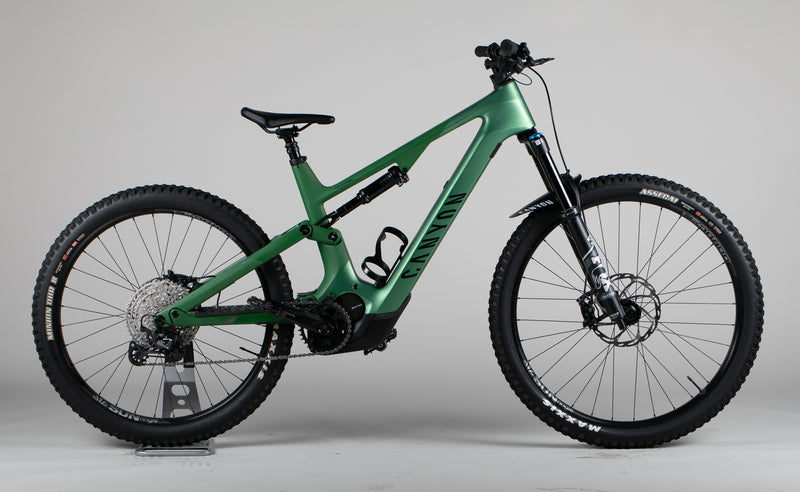 Canyon Spectral:ON CF8 - käytetty sähköpyörä 183-191 cm ajajalle
