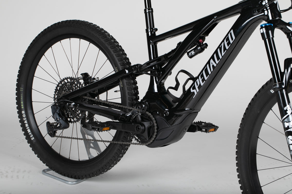 Specialized Turbo Levo Comp Alloy - käytetty sähköpyörä 165-181 cm ajajalle