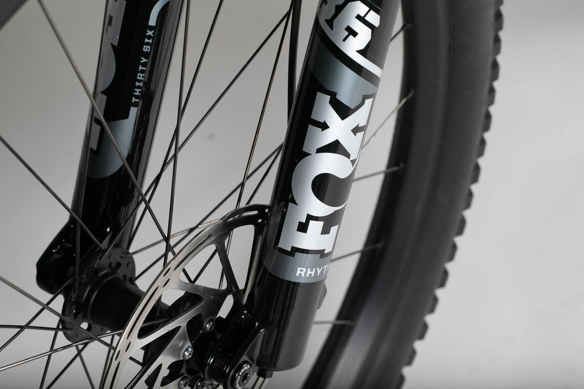 Specialized Turbo Levo Comp Alloy - käytetty sähköpyörä 165-181 cm ajajalle