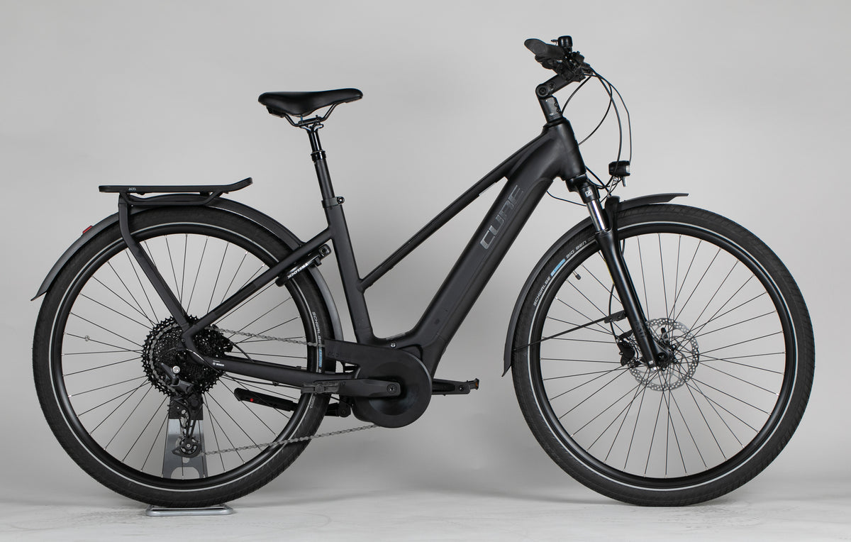 Cube TOURING HYBRID, PRO 500 - käytetty sähköpyörä 160-175 cm ajajalle