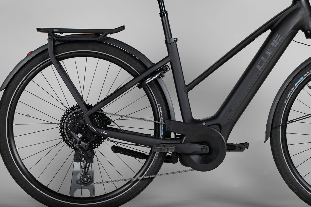 Cube TOURING HYBRID, PRO 500 - käytetty sähköpyörä 160-175 cm ajajalle