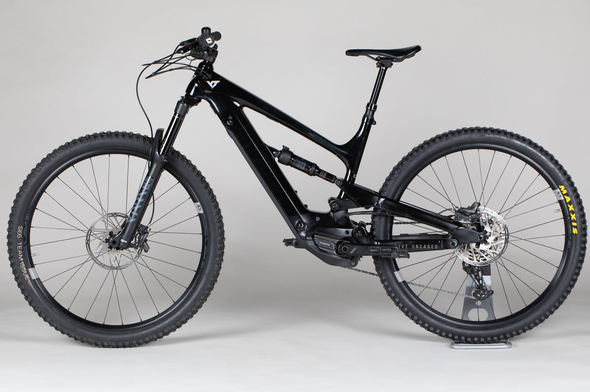 YT Industries Decoy Core 2 - käytetty sähköpyörä 171-183 cm ajajalle
