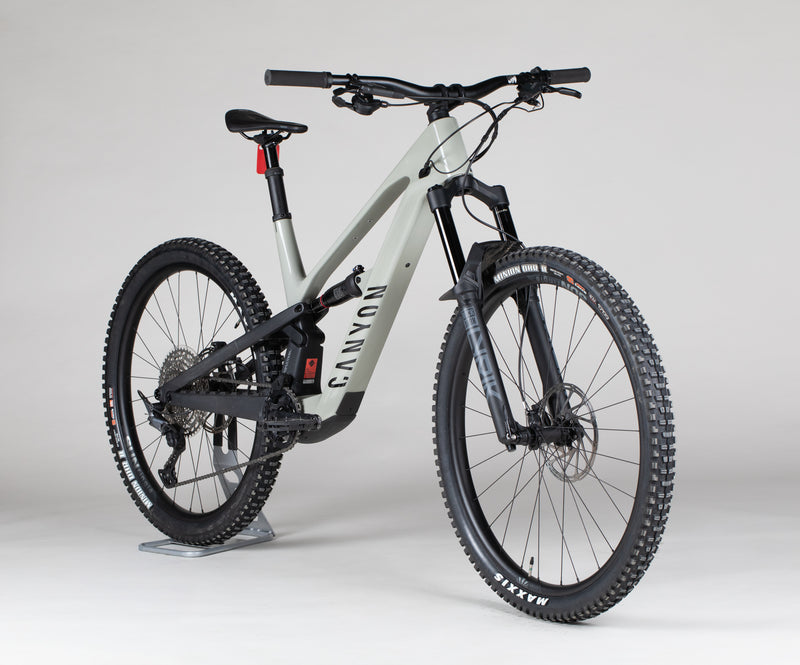 Canyon Spectral:Onfly Cf 8 - käytetty sähköpyörä 182-193 cm ajajalle