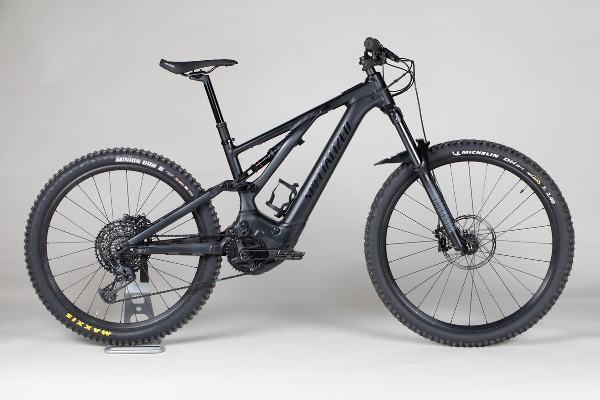 Specialized Turbo Levo - käytetty sähköpyörä 165-180 cm ajajalle