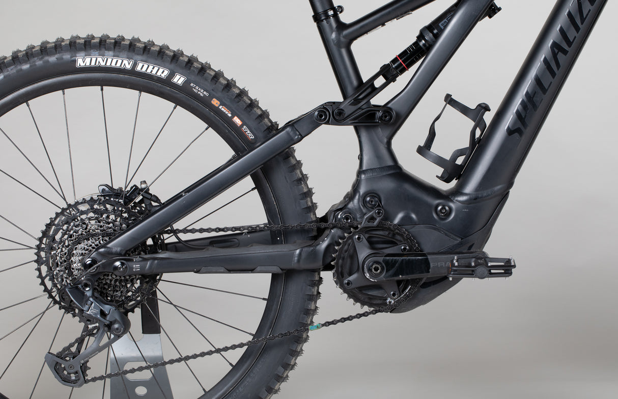 Specialized Turbo Levo - käytetty sähköpyörä 165-180 cm ajajalle