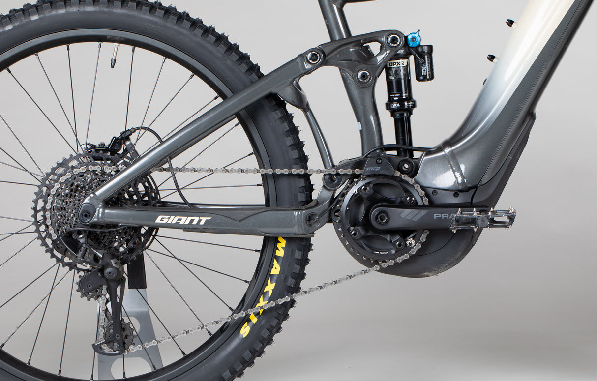 Giant Reign E 2 Pro - käytetty sähköpyörä 170-182 cm ajajalle