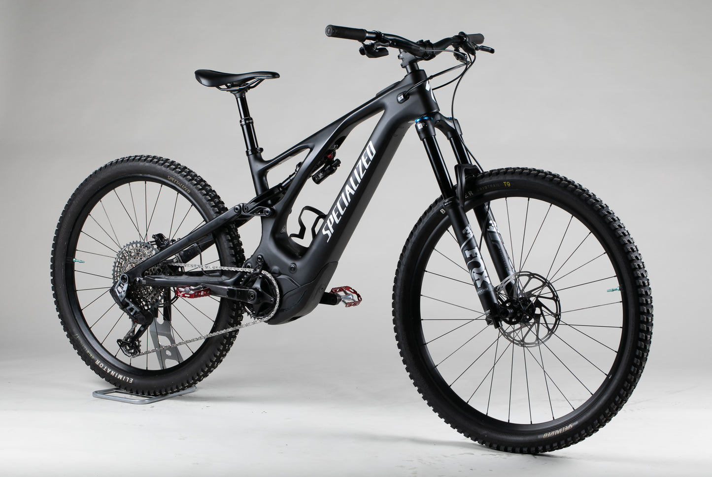 Specialized Turbo Levo Comp Carbon - käytetty sähköpyörä 165-180 cm ajajalle