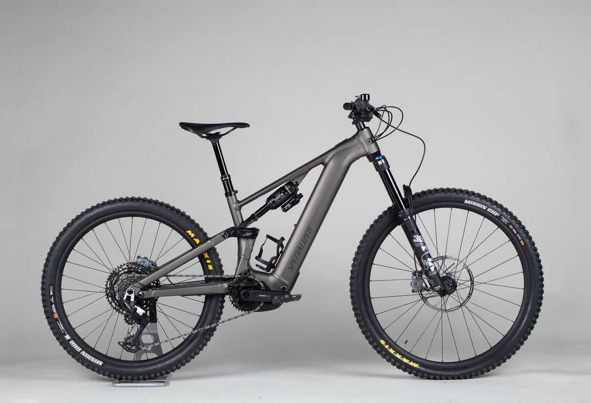 Specialized Turbo Levo 4 Comp Alloy - käytetty sähköpyörä 157-173 cm ajajalle