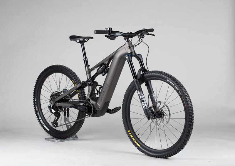 Specialized Turbo Levo 4 Comp Alloy - käytetty sähköpyörä 157-173 cm ajajalle