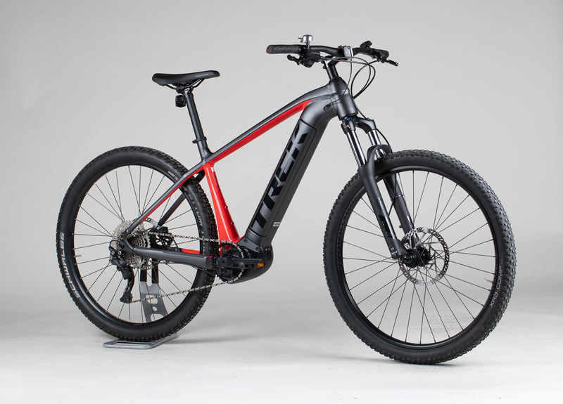 Trek Powerfly 4 625W Gen 4 - käytetty sähköpyörä 177-188 cm ajajalle