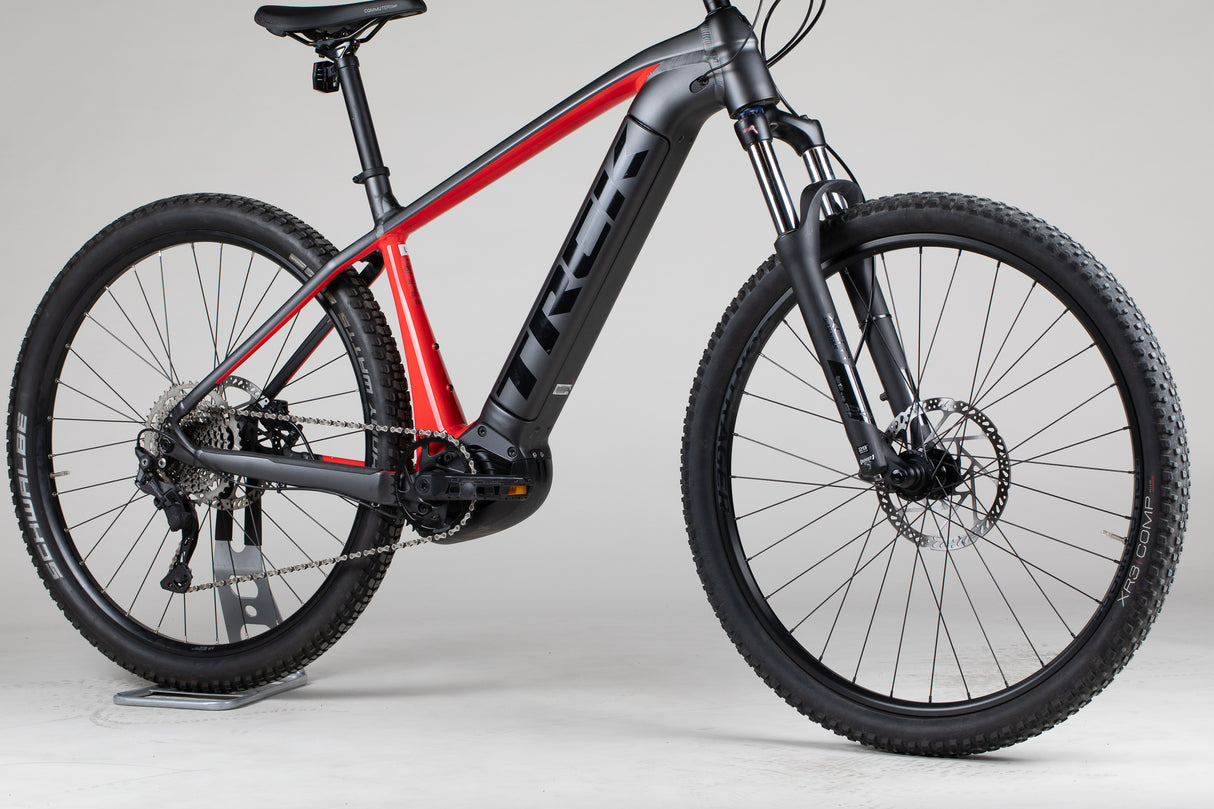 Trek Powerfly 4 625W Gen 4 - käytetty sähköpyörä 177-188 cm ajajalle