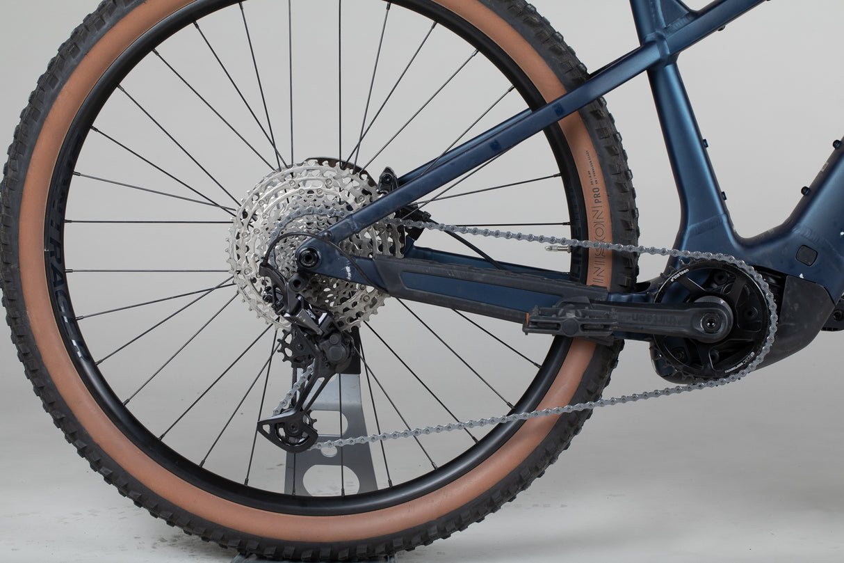Trek Powerfly+ 4 Gen 5 - käytetty sähköpyörä 185-195 cm ajajalle